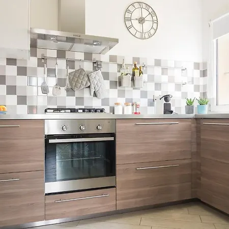 Plum Guide - Evergreen Apartment Milan